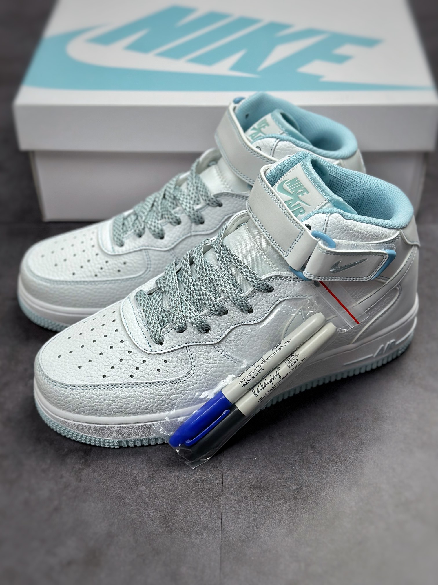 Nike Air Force 1 Mid 冰蓝满天星 MK0619-255