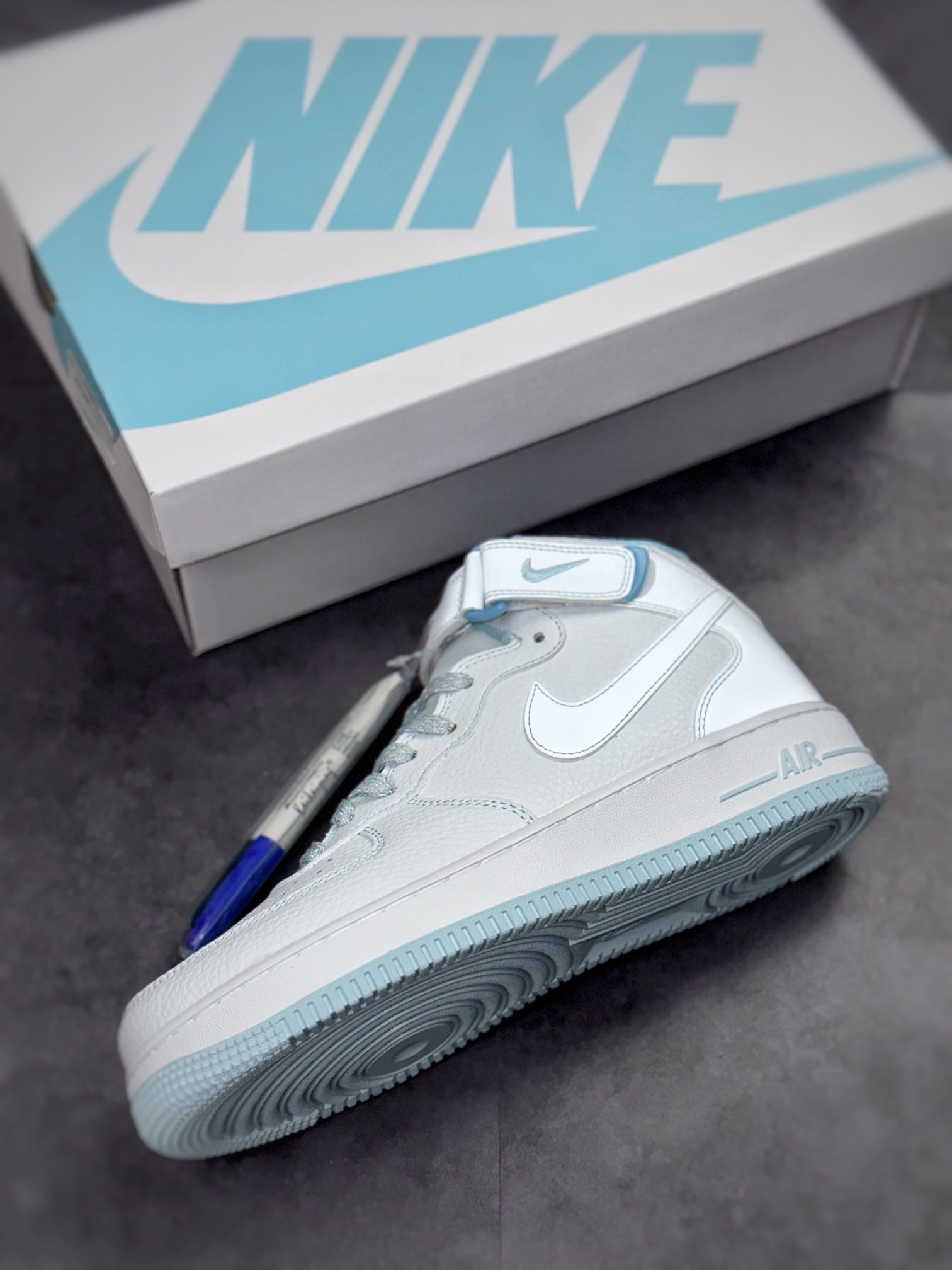Nike Air Force 1 Mid 冰蓝满天星 MK0619-255