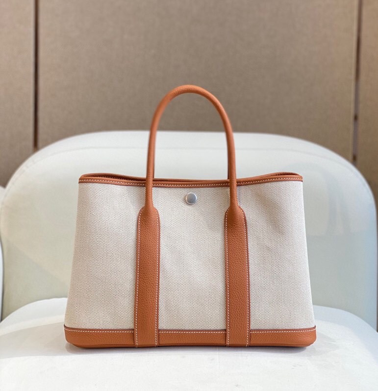Louis Vuitton Classic Handcrafted Luxury Leather Shoulder Bag Ref 9