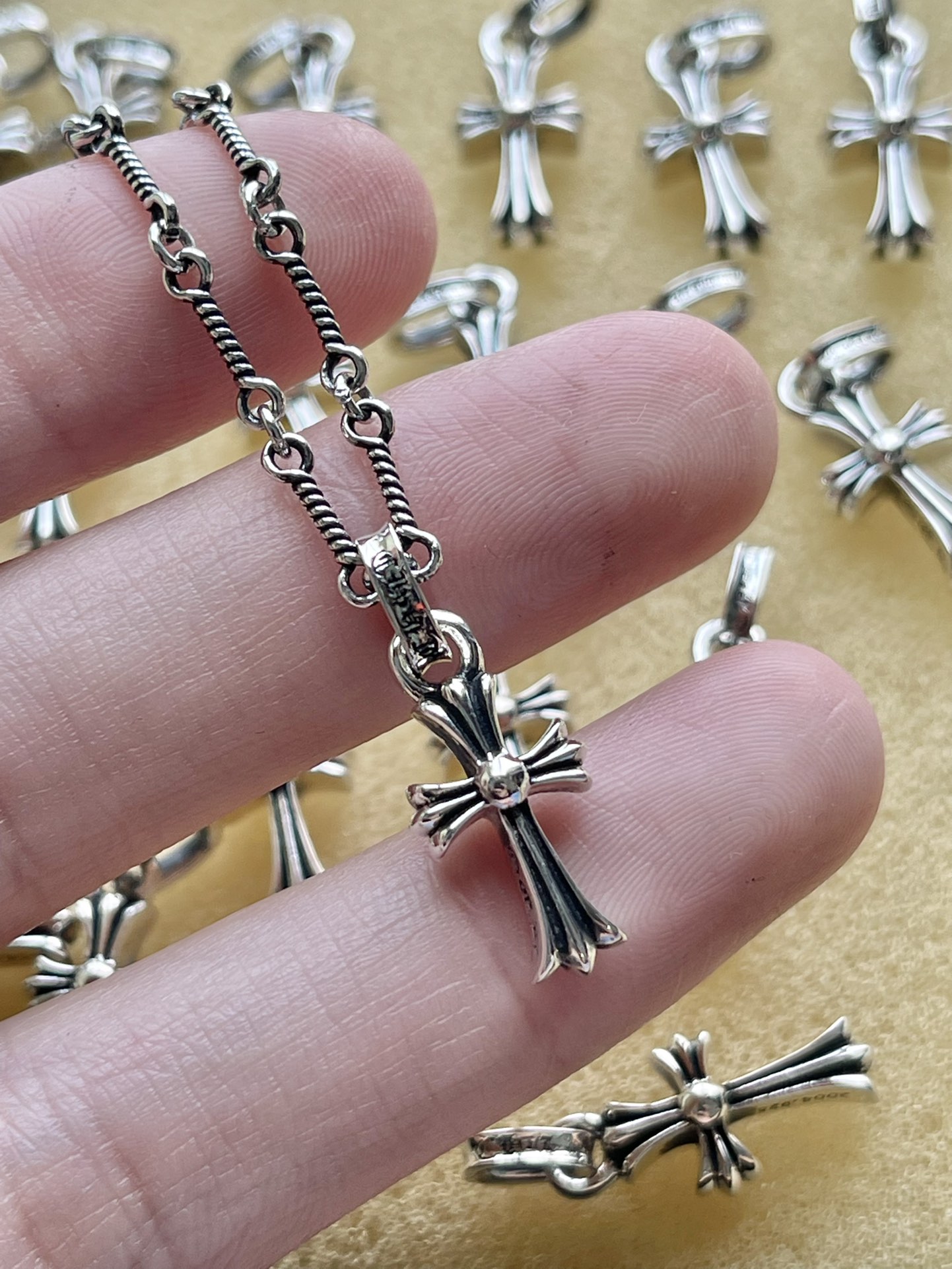 Chrome Hearts 克罗心 迷你号十字架项链