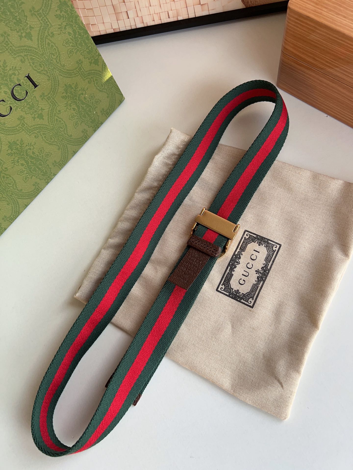 Gucci22FW长方形搭扣红绿织带