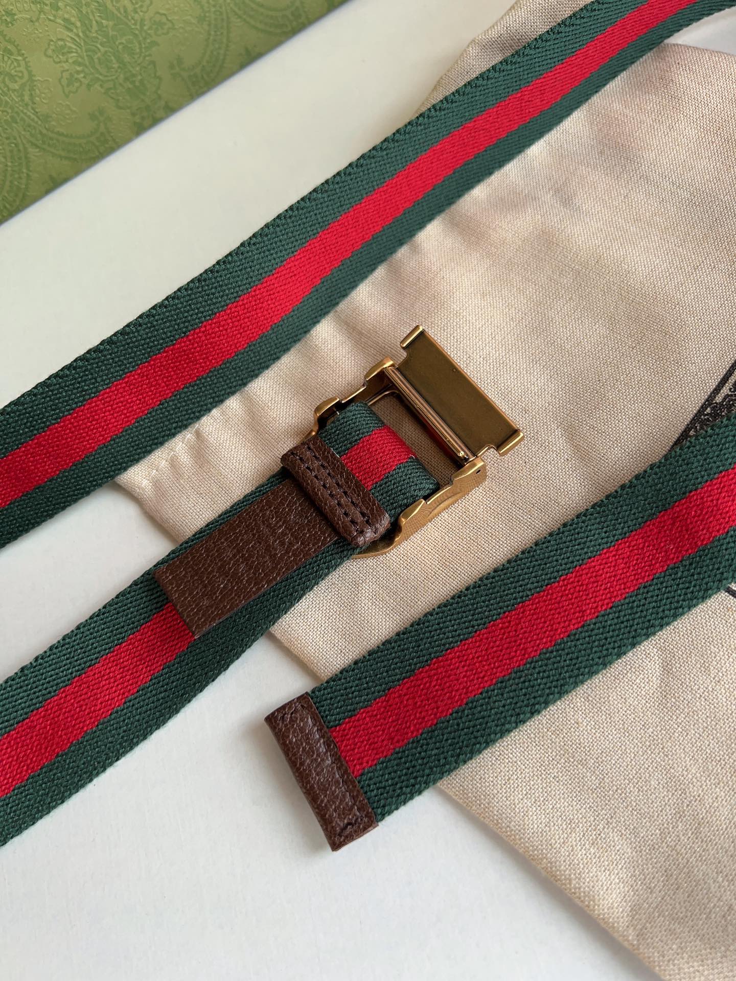 Gucci22FW长方形搭扣红绿织带