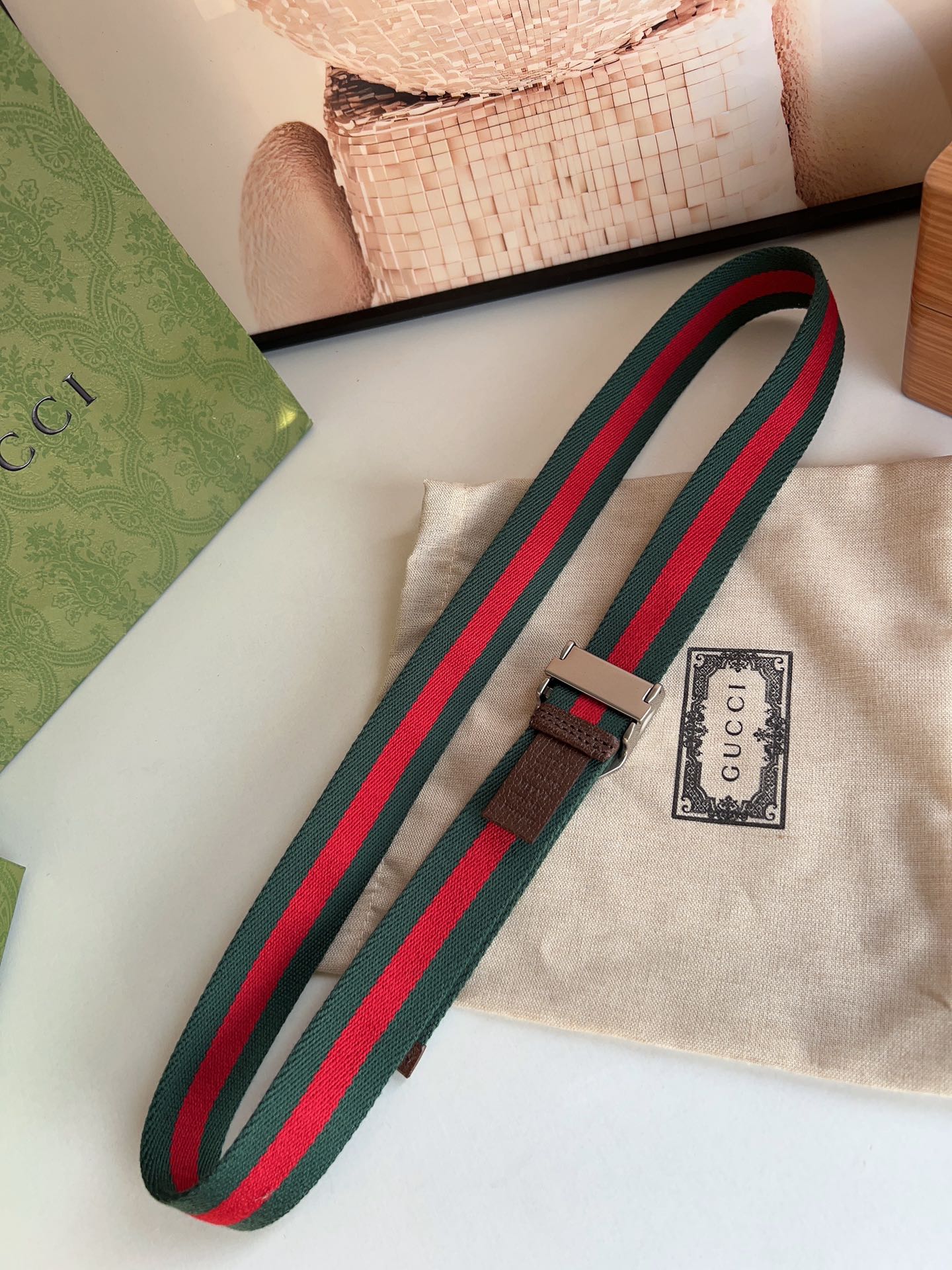 Gucci22FW长方形搭扣红绿织带