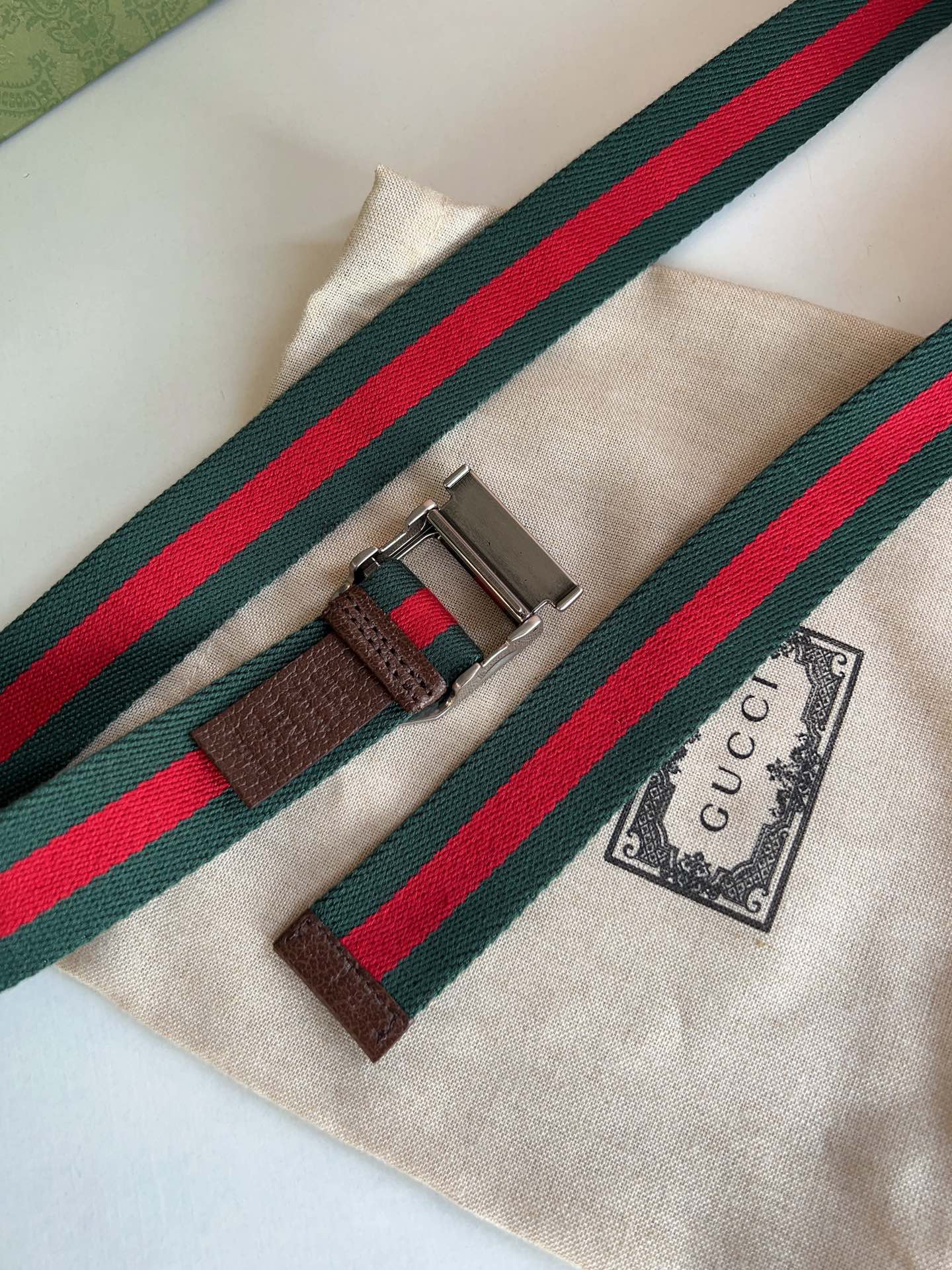 Gucci22FW长方形搭扣红绿织带