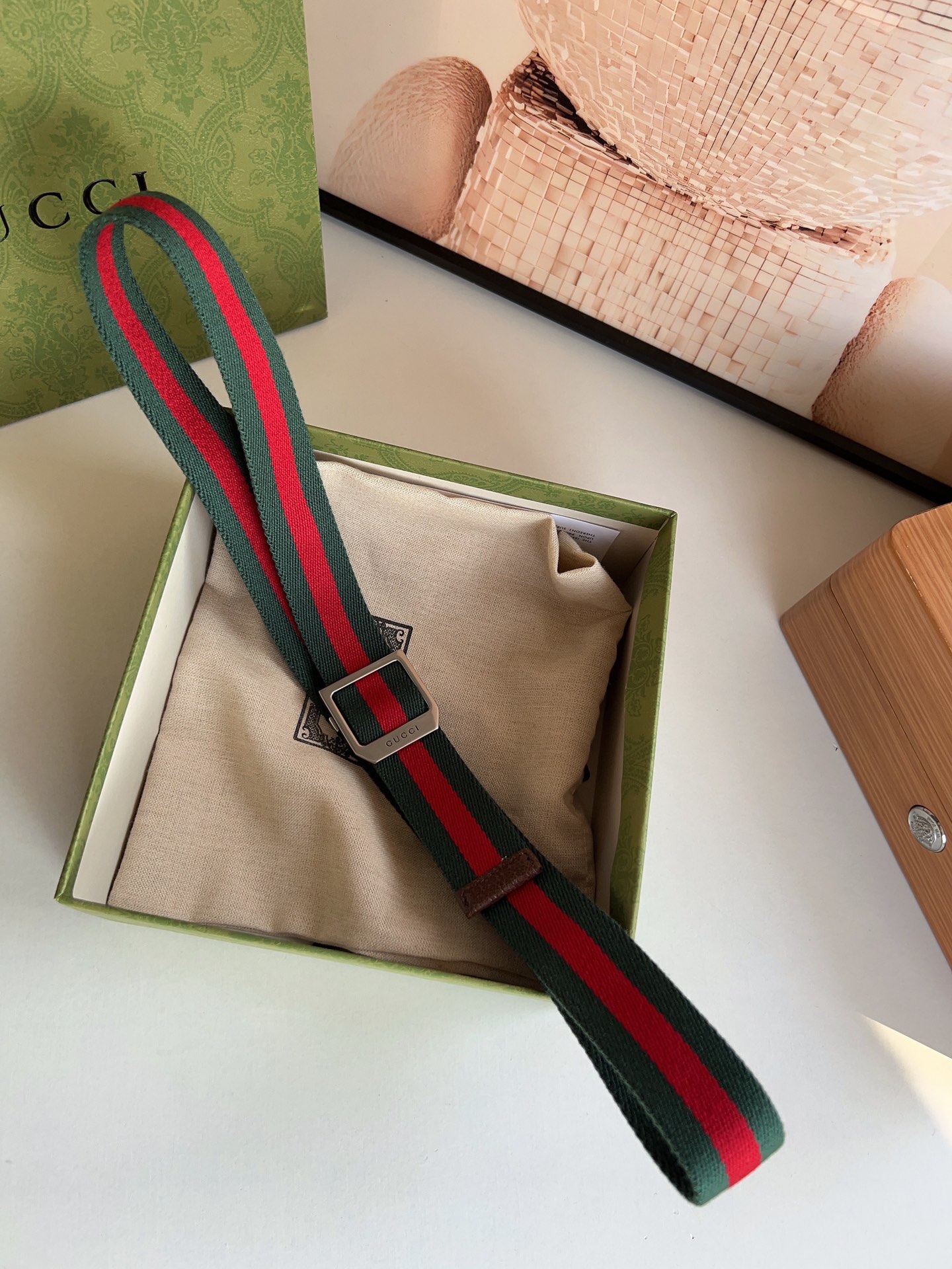 Gucci22FW长方形搭扣红绿织带