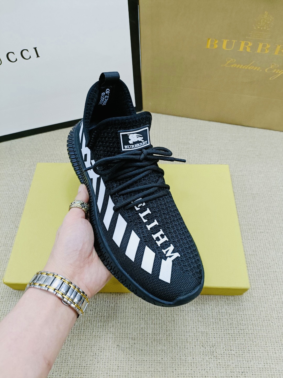 Burberry Arthur sneaker from ZZZtopxx (yupoo below) : r/DesignerReps