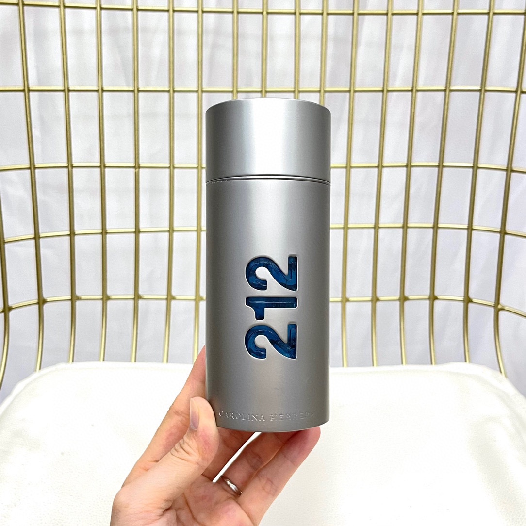 100💰
341605卡罗琳娜212灰磁男士淡香100ml
602522卡罗琳娜212棕磁男士淡香100ml