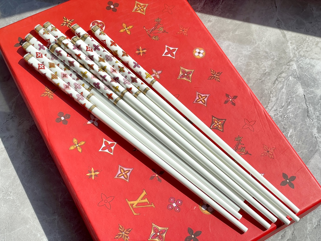芮妮·乔薇拉 路易威登 高定典藏名品高定成衣时装外套连衣裙衬衫T恤 #8CE01FEF 9