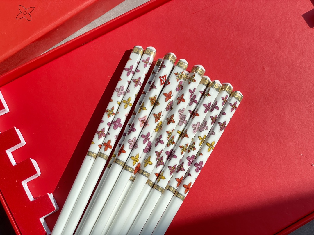 芮妮·乔薇拉 路易威登 高定典藏名品高定成衣时装外套连衣裙衬衫T恤 #8CE01FEF 5