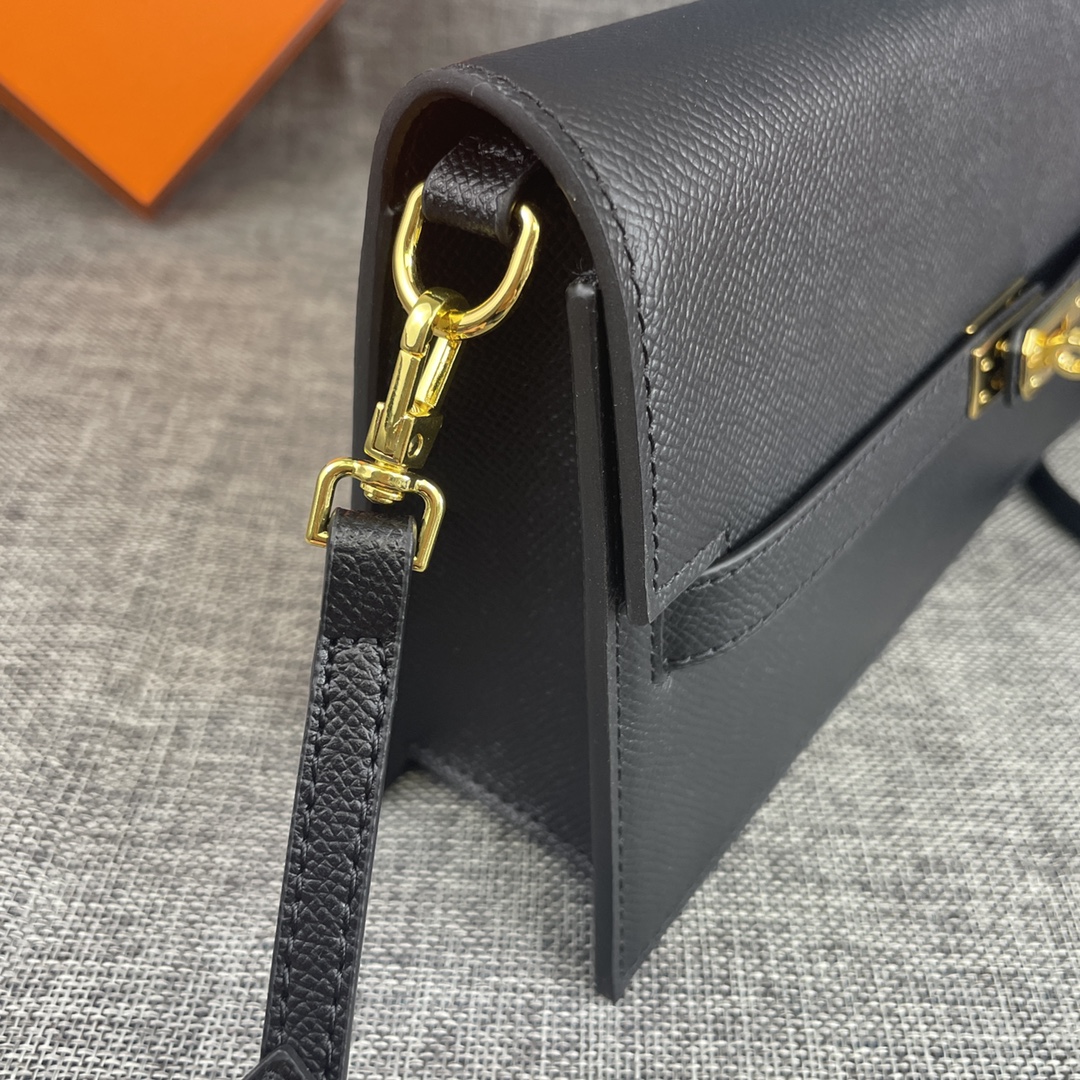 最新款。 爱马仕HERMES kelly 款单肩斜挎包 材质:手掌纹牛皮 尺寸:24*13.5*6cm 型号:362金 最新款。 爱马仕HERMES kelly 款单肩斜挎包 材质:手掌纹牛皮 尺寸:24*13.5*6cm 型号:362金