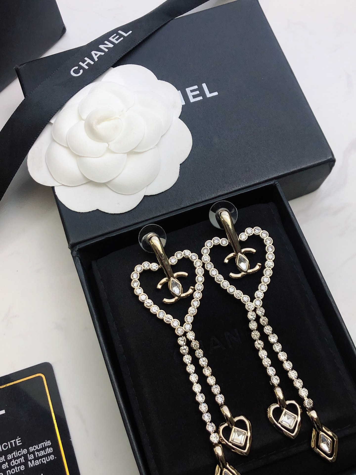 🛍🛍🛒香奈儿新款耳环  镂空爱心流苏💗双c设计 简约设计轮廓造型 突出光面镀金 Chanel最强助攻 单