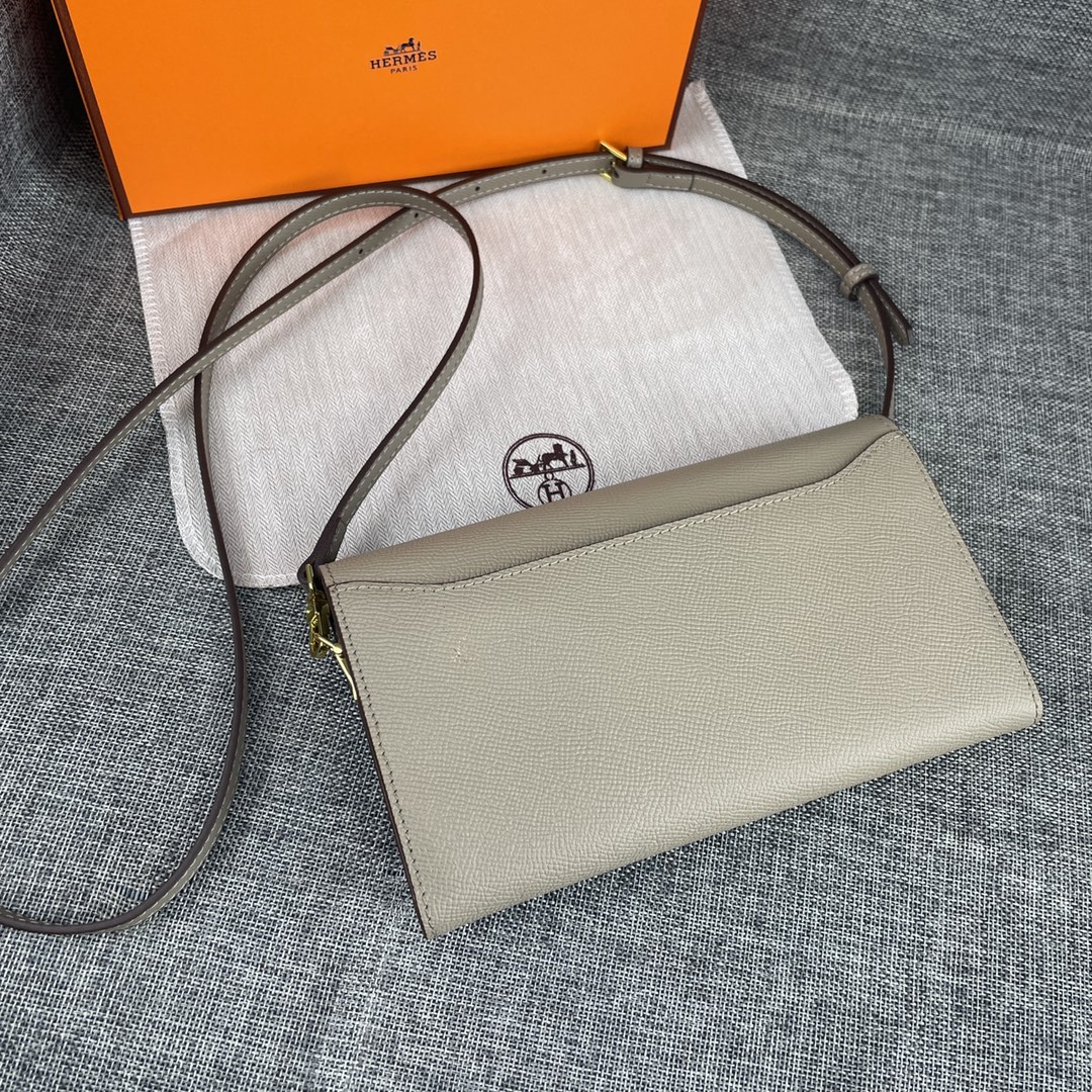 Hermes Constance 。 爱马仕型号:9852掌纹金扣 size:22*11cm 🇫🇷海外🇫🇷Empson Hermes Constance 。 爱马仕型号:9852掌纹金扣 size:22*11cm 🇫🇷海外🇫🇷Empson