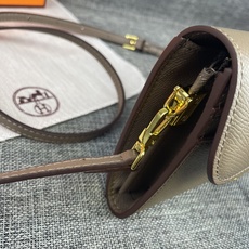 Hermes Constance 。 爱马仕型号:9852掌纹金扣 size:22*11cm 🇫🇷海外🇫🇷Empson Hermes Constance 。 爱马仕型号:9852掌纹金扣 size:22*11cm 🇫🇷海外🇫🇷Empson