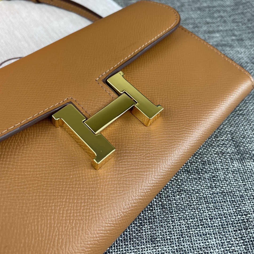 Hermes Constance 。 爱马仕型号:9852掌纹金扣 size:22*11cm 🇫🇷海外🇫🇷Empson Hermes Constance 。 爱马仕型号:9852掌纹金扣 size:22*11cm 🇫🇷海外🇫🇷Empson