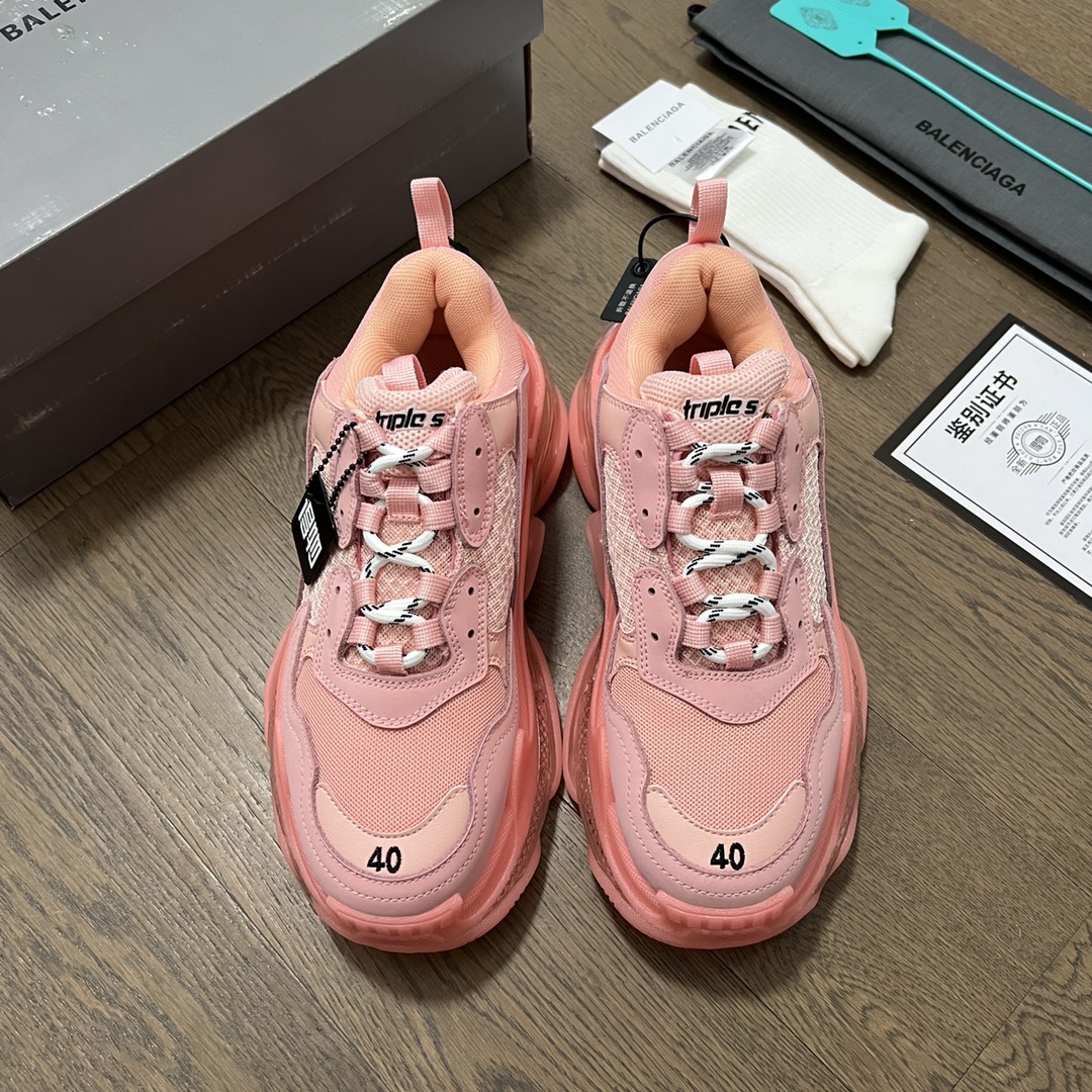 NO:258394,Balenciaga Triple S Balenciaga 19 official air cushion version official pure original version full code shipment notification correct font electric embroidery correct thickness, position and size side TPU breathable hole matching original correct air cushion separation sole, TPU soft sole original version consistent 