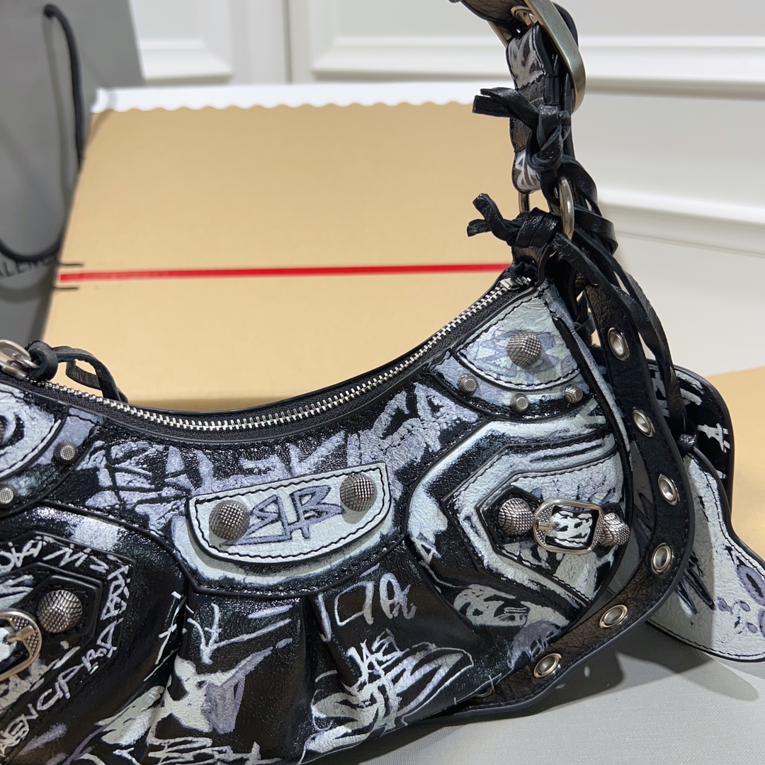 Balenciaga Luxury Designer Handbag crafted in premium calfskin leather 4