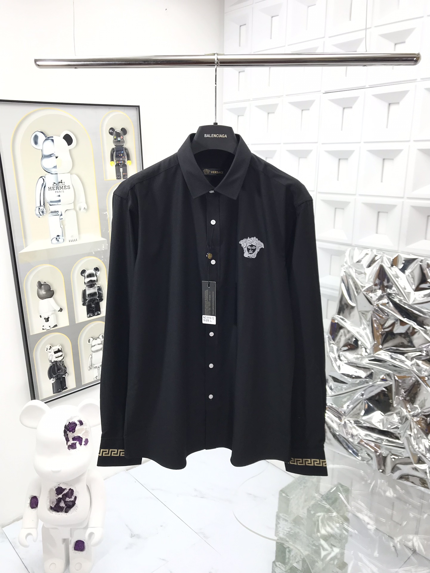 “Versace Leisure Shirt: Classic Style with Quality Details, Sizes M-3XL Available”