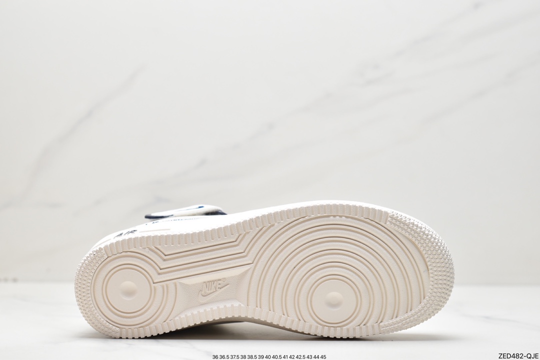 260 Nike Air Force 1 ’07 Mid 白蓝 NU8802-303