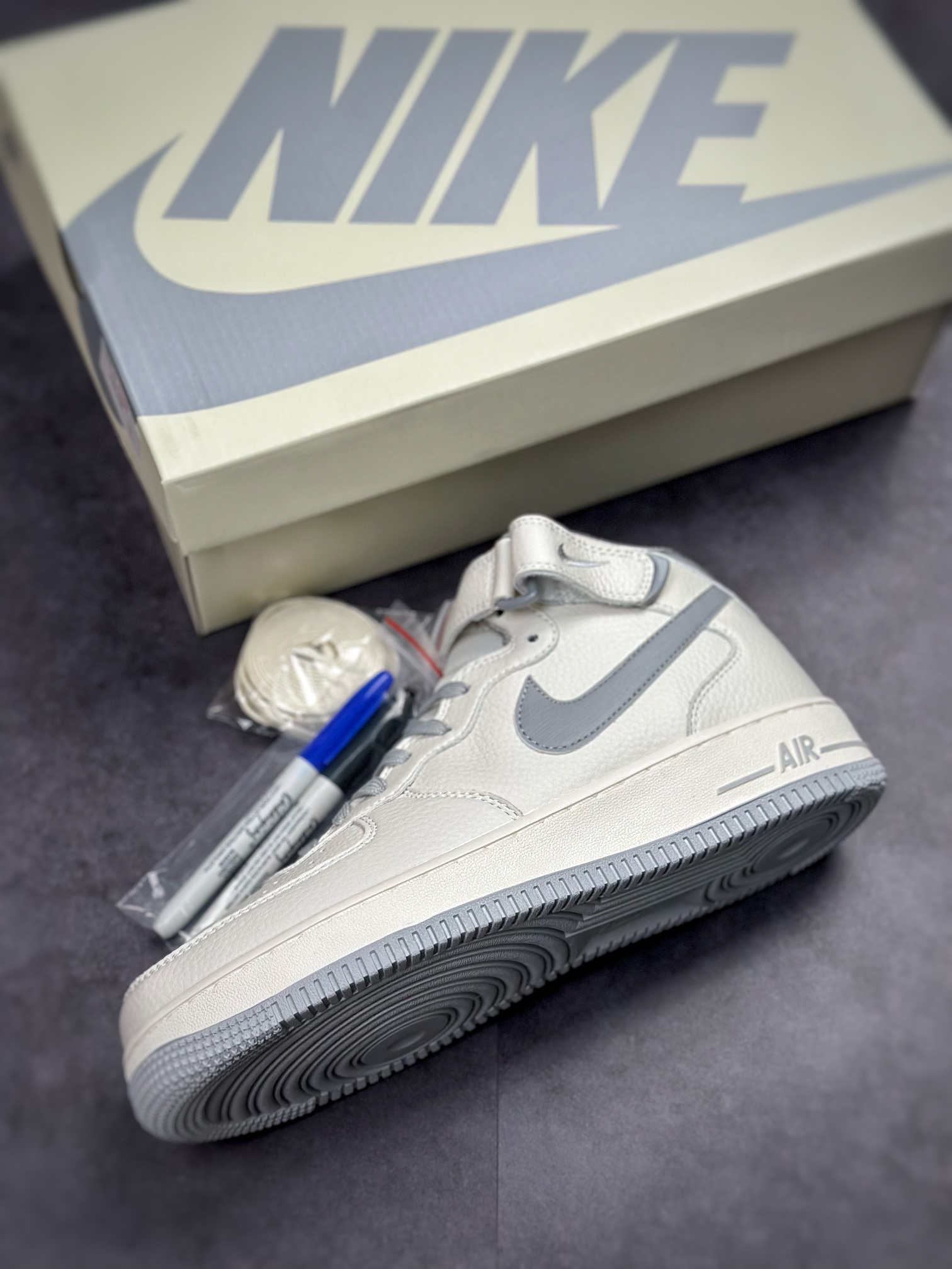 Nike Air Force 1’07 Mid 米银灰 PA0920-608