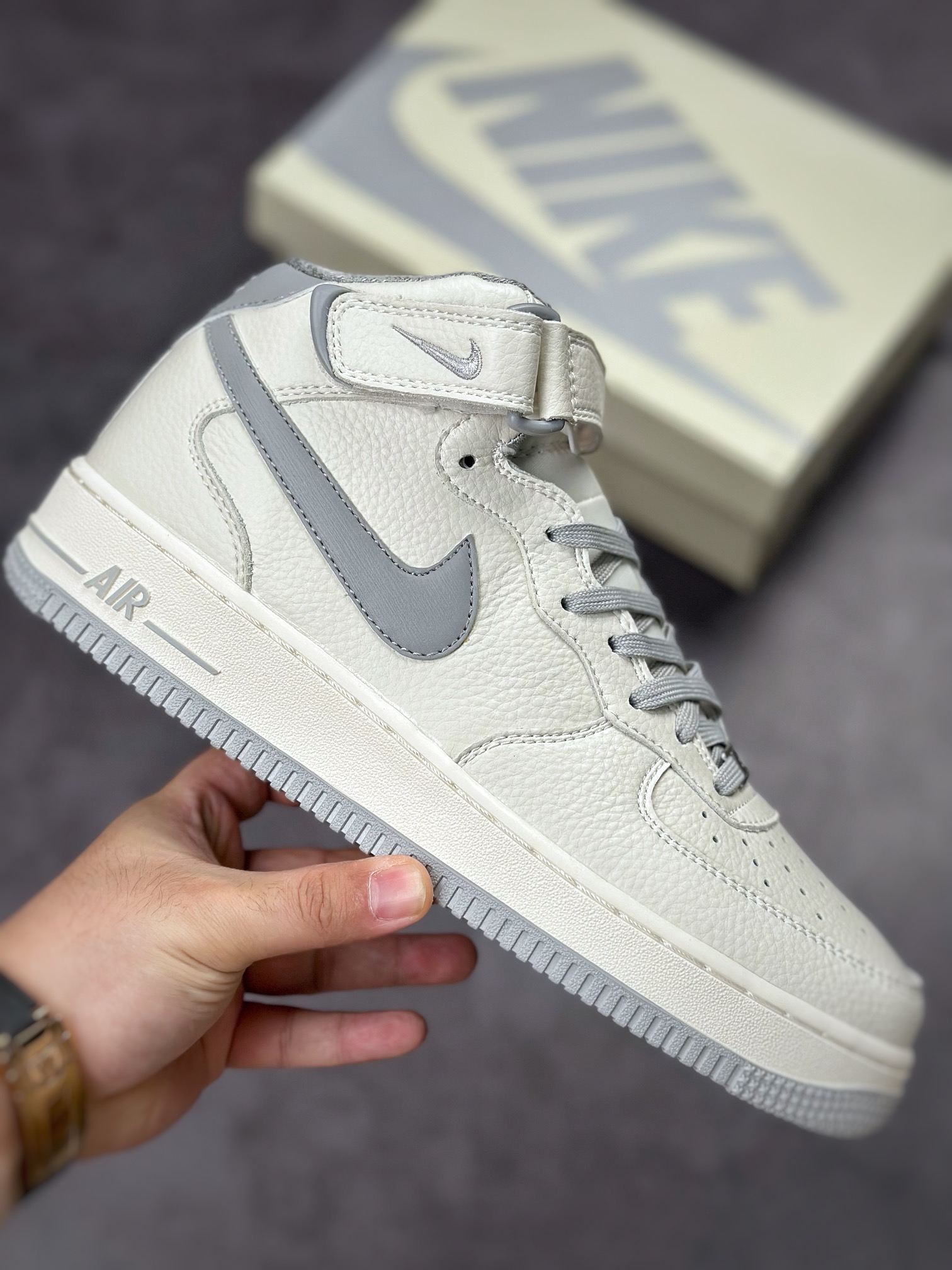 Nike Air Force 1’07 Mid 米银灰 PA0920-608