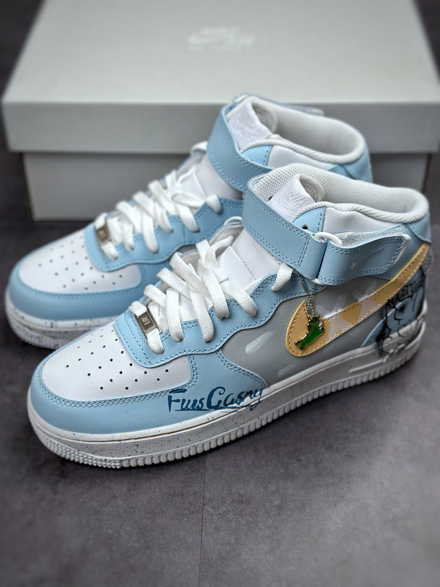 Nike Air Force 1’07 Mid 涂鸦熊 CW2289-111