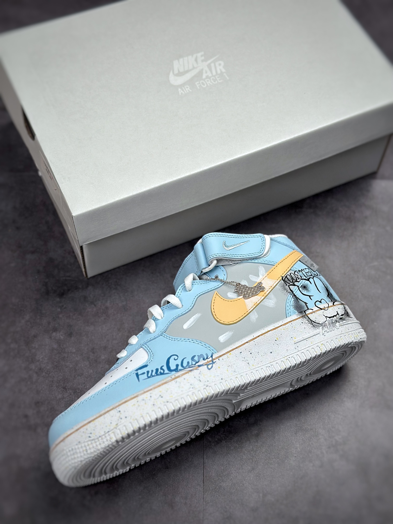 Nike Air Force 1’07 Mid 涂鸦熊 CW2289-111