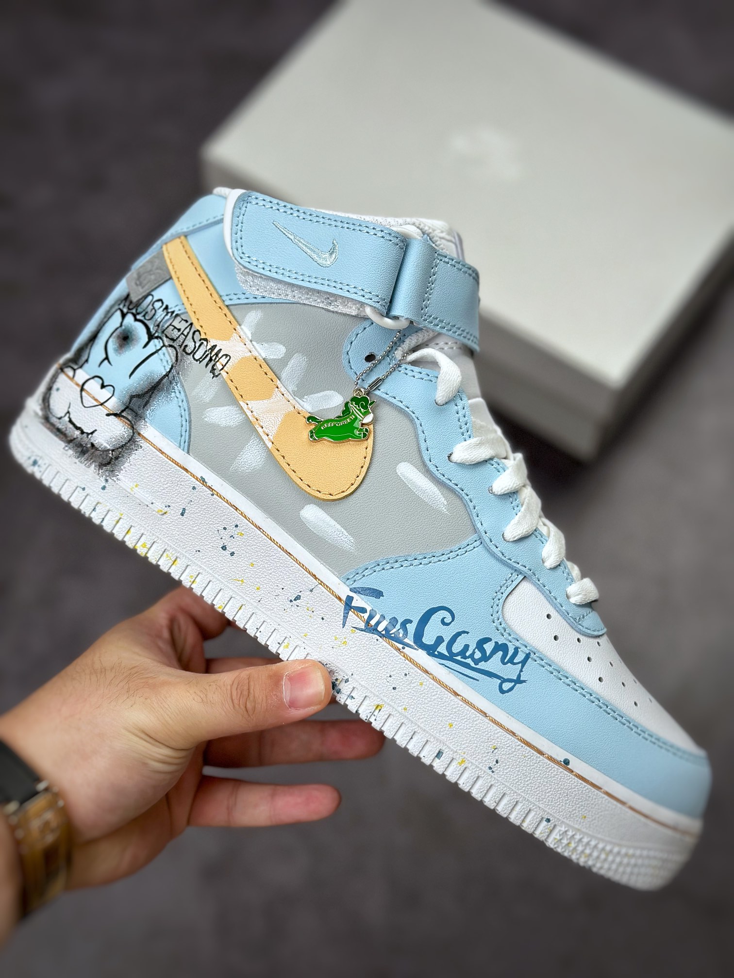 Nike Air Force 1’07 Mid 涂鸦熊 CW2289-111