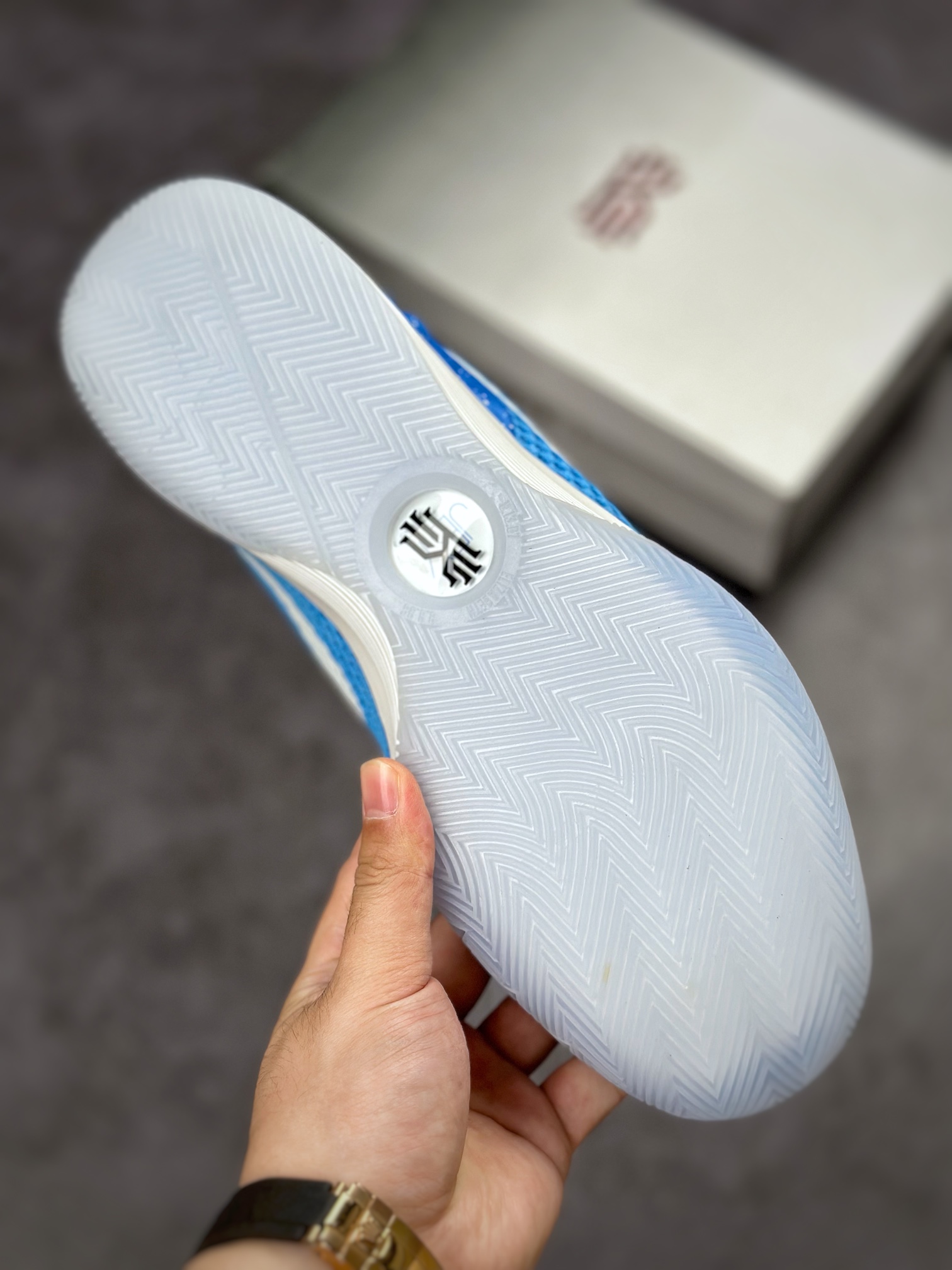 Nike Kyrie 1 凯里欧文一代实战篮球鞋 北卡蓝 705277-401