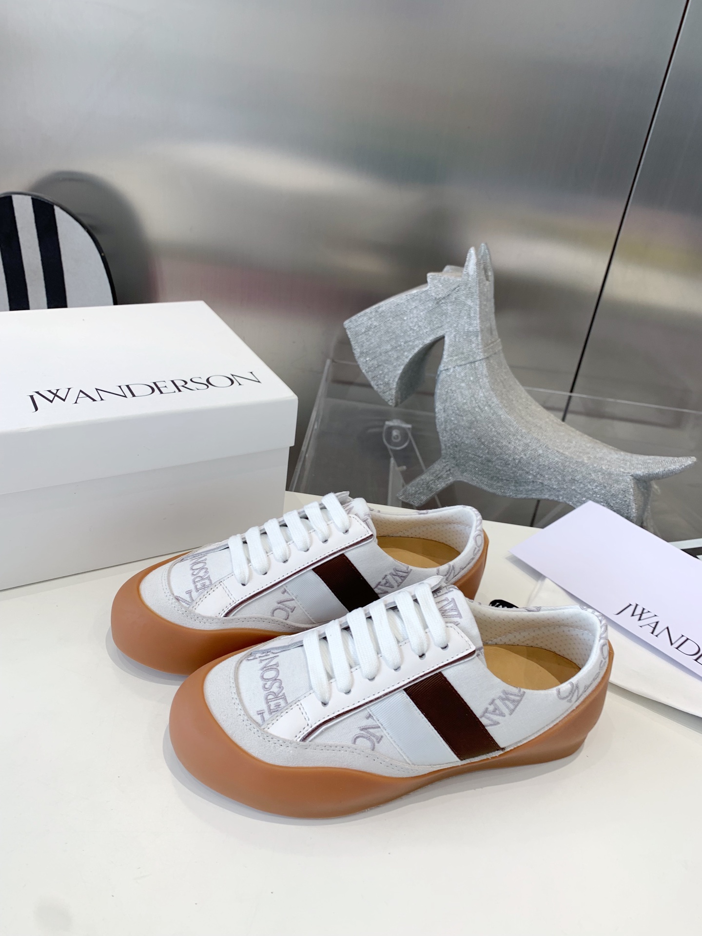 Embroidered Tarpaulin Shoe Substitute: JW Anderson Colored Insulates for Couples - 图片 2