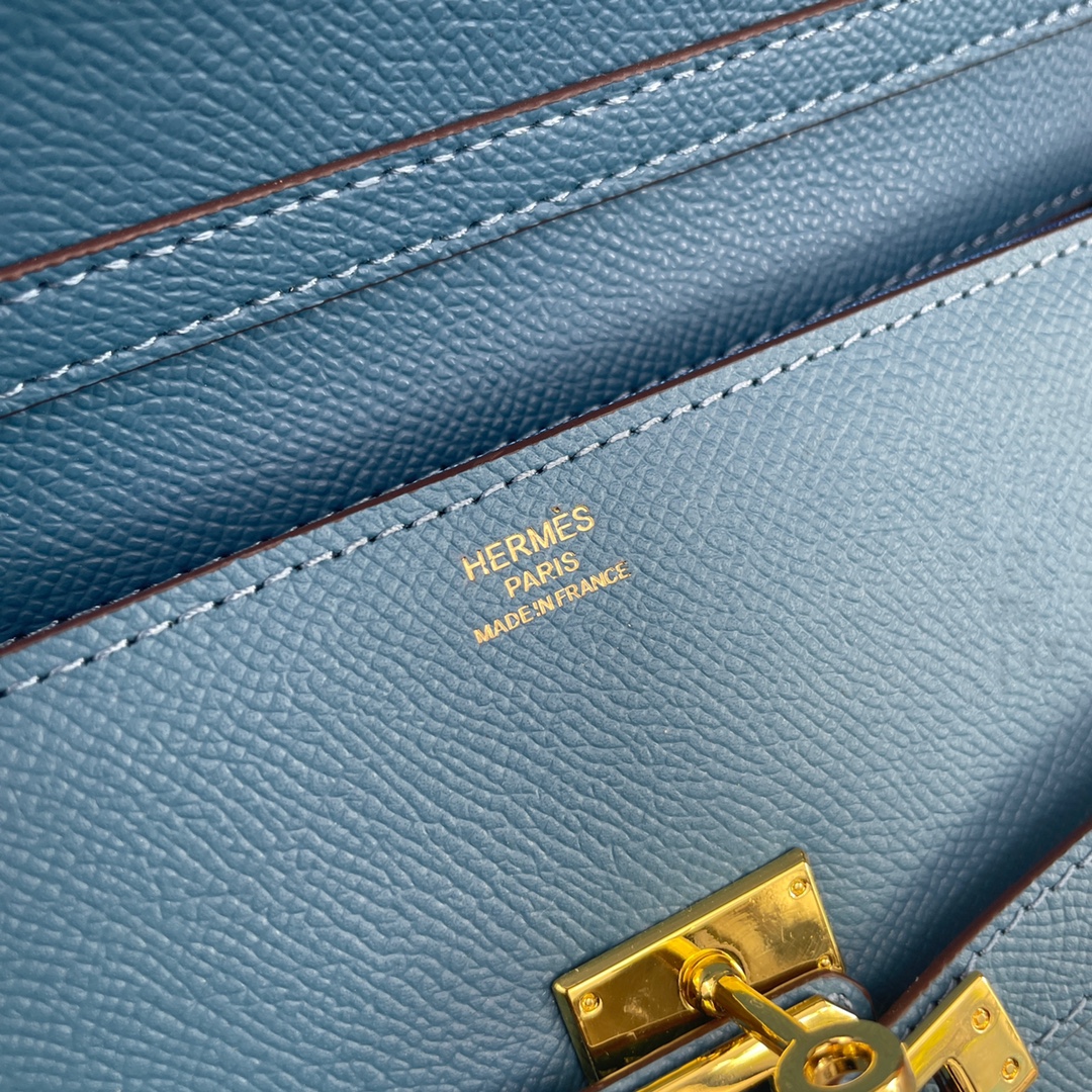 最新款。 爱马仕HERMES kelly 款单肩斜挎包 材质:手掌纹牛皮 尺寸:24*13.5*6cm 型号:362金 最新款。 爱马仕HERMES kelly 款单肩斜挎包 材质:手掌纹牛皮 尺寸:24*13.5*6cm 型号:362金