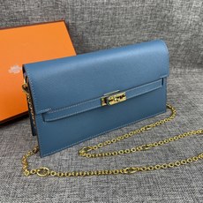 最新款。 爱马仕HERMES kelly 款单肩斜挎包 材质:手掌纹牛皮 尺寸:24*13.5*6cm 型号:362金 最新款。 爱马仕HERMES kelly 款单肩斜挎包 材质:手掌纹牛皮 尺寸:24*13.5*6cm 型号:362金