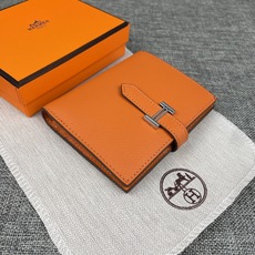 【Hermes 原单 】。 爱马仕新款纯色皮革口袋竖款钱包 💋专柜对版复刻,原版五金,内有原厂代工码 💋手感柔软🎉油 【Hermes 原单 】。 爱马仕新款纯色皮革口袋竖款钱包 💋专柜对版复刻,原版五金,内有原厂代工码 💋手感柔软🎉油