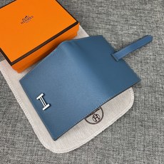 【Hermes 原单 】。 爱马仕新款纯色皮革口袋竖款钱包 💋专柜对版复刻,原版五金,内有原厂代工码 💋手感柔软🎉油 【Hermes 原单 】。 爱马仕新款纯色皮革口袋竖款钱包 💋专柜对版复刻,原版五金,内有原厂代工码 💋手感柔软🎉油