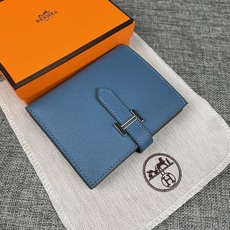 【Hermes 原单 】。 爱马仕新款纯色皮革口袋竖款钱包 💋专柜对版复刻,原版五金,内有原厂代工码 💋手感柔软🎉油 【Hermes 原单 】。 爱马仕新款纯色皮革口袋竖款钱包 💋专柜对版复刻,原版五金,内有原厂代工码 💋手感柔软🎉油