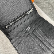 【Hermes 原单 】。 爱马仕新款纯色皮革口袋竖款钱包 💋专柜对版复刻,原版五金,内有原厂代工码 💋手感柔软🎉油 【Hermes 原单 】。 爱马仕新款纯色皮革口袋竖款钱包 💋专柜对版复刻,原版五金,内有原厂代工码 💋手感柔软🎉油
