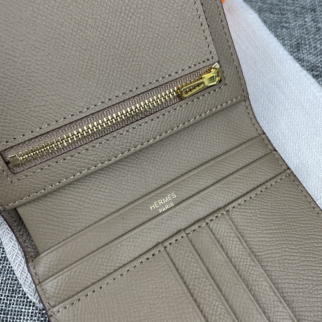 【Hermes 原单 】。 爱马仕新款纯色皮革口袋竖款钱包 💋专柜对版复刻,原版五金,内有原厂代工码 💋手感柔软🎉油 【Hermes 原单 】。 爱马仕新款纯色皮革口袋竖款钱包 💋专柜对版复刻,原版五金,内有原厂代工码 💋手感柔软🎉油
