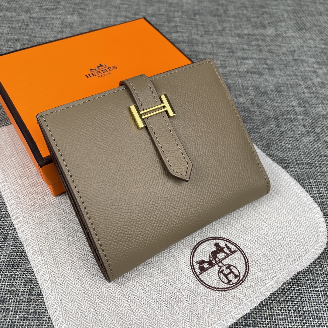 【Hermes 原单 】。 爱马仕新款纯色皮革口袋竖款钱包 💋专柜对版复刻,原版五金,内有原厂代工码 💋手感柔软🎉油 【Hermes 原单 】。 爱马仕新款纯色皮革口袋竖款钱包 💋专柜对版复刻,原版五金,内有原厂代工码 💋手感柔软🎉油