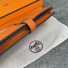 Hermes •原单。 Empson手掌纹 爱马仕女士新款纯色皮革内拉链口袋竖款钱包 💋专柜对版复刻 💋手感柔软,油边 Hermes •原单。 Empson手掌纹 爱马仕女士新款纯色皮革内拉链口袋竖款钱包 💋专柜对版复刻 💋手感柔软,油边