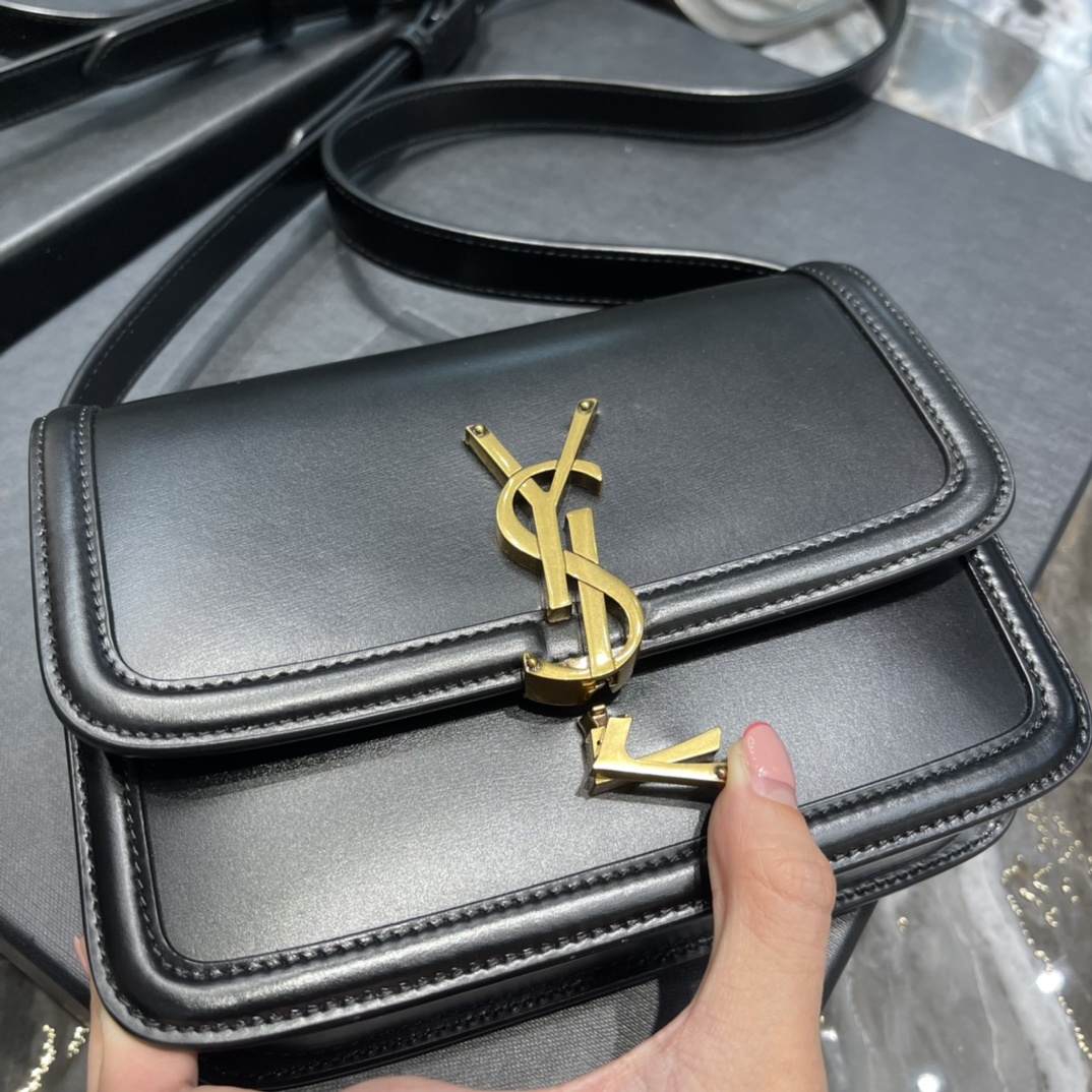 黑色金扣_19cm必火爆款还没上市就攻陷了整个时尚圈怀旧左岸灵感来自巴黎左岸街名RueDeSolferi