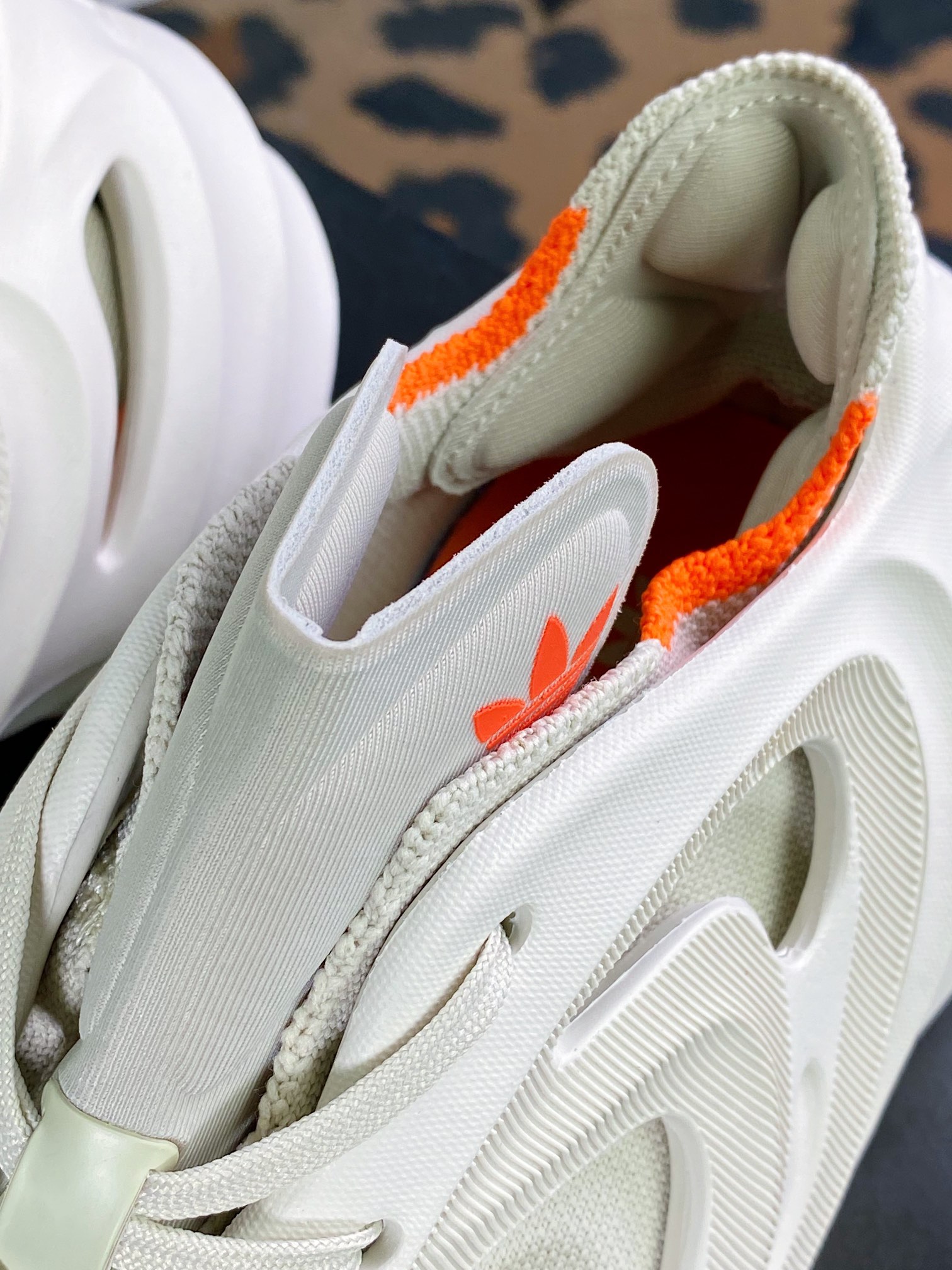 ”””Off White””Water Ripple Coconut Style Low Top Beach Casual Hole Shoes ”White Orange” GY4455 ”