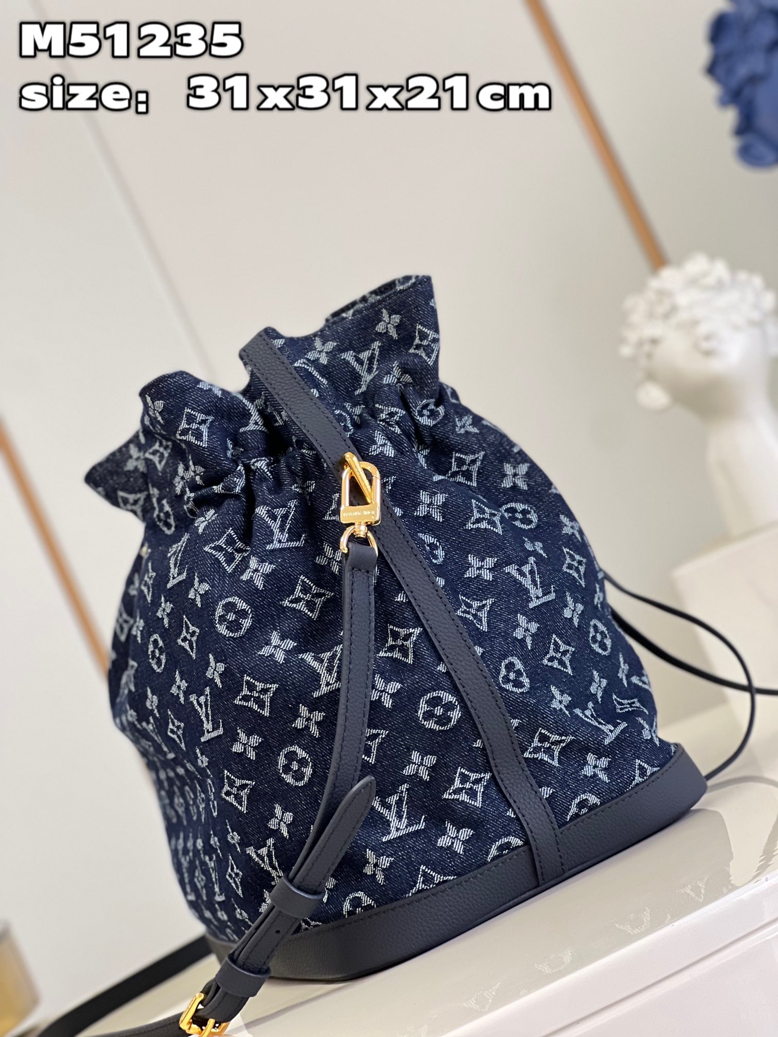 顶级【独家实拍 M51235 】LV路易威登丹宁拼皮水桶包,日本限定款,抽绳款大福袋,手提斜挎都适合的轻便包款 size:31x31x21 4
