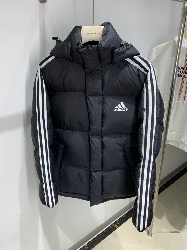 230 阿迪达斯 Adidas 经典三杠情侣羽绒服