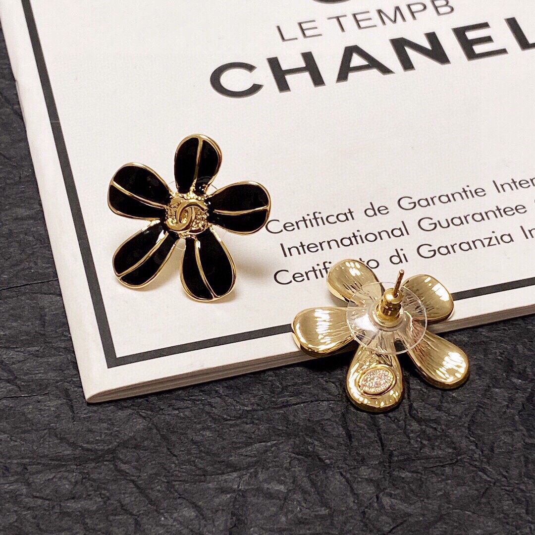 夏款Chanel香奈儿经典花朵耳钉市