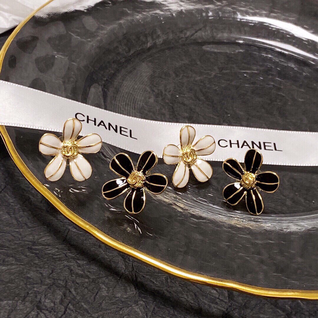 夏款Chanel香奈儿经典花朵耳钉市