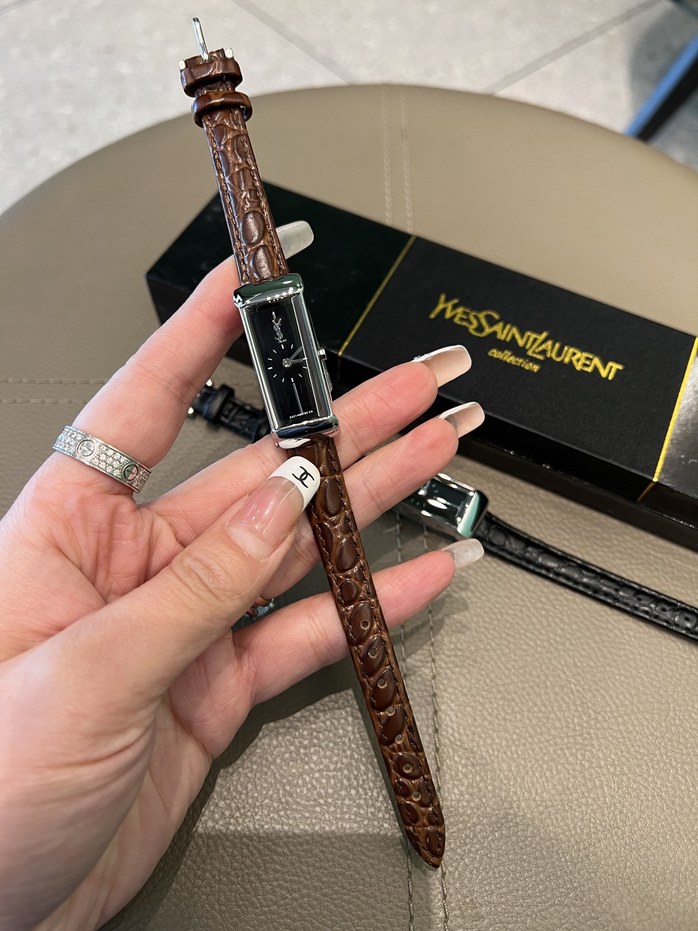 YSL ST. LORRAINE RUNS A SERIES OF CHINESE - 图片 4