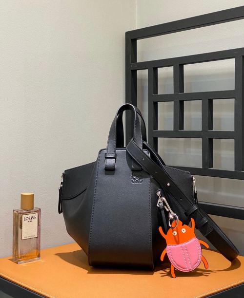Loewe Hammock Small Leer Tas Zwart Veelzijdig Ontwerp, 29 x 14 x 26 cm 1 Loewe Hammock Small Leer Tas Zwart Veelzijdig Ontwerp, 29 x 14 x 26 cm