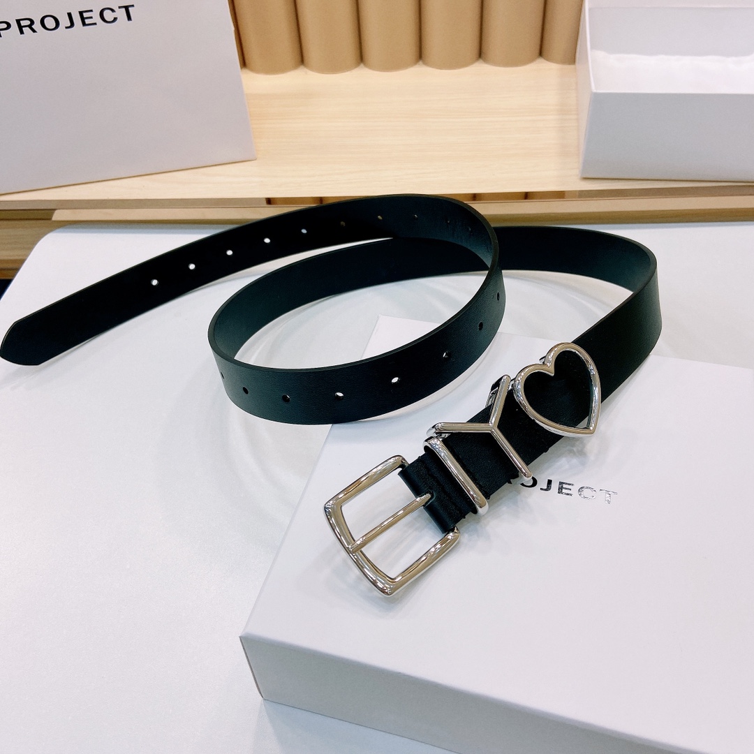 Y/ROJECT春夏系列品牌标志性的