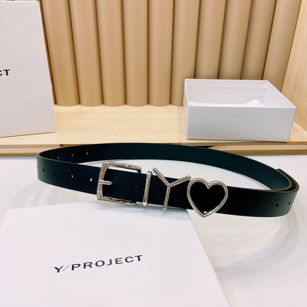 Y/ROJECT春夏系列品牌标志性的