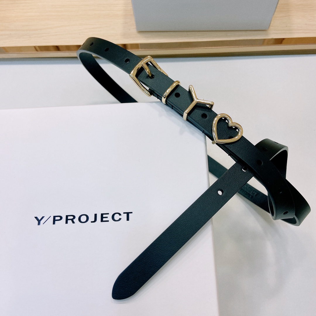 Y/ROJECT春夏系列品牌标志性的