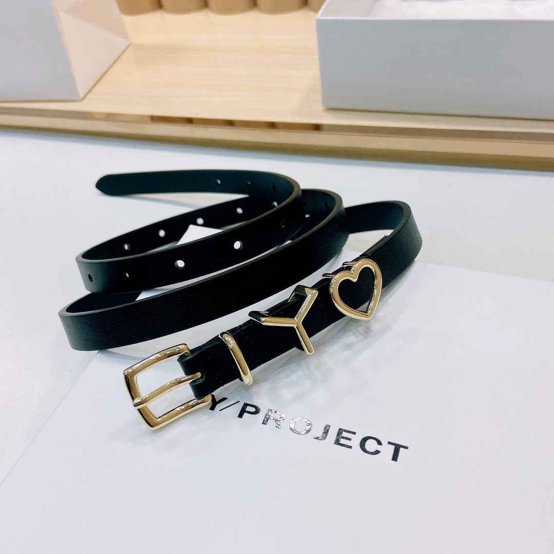 Y/ROJECT春夏系列品牌标志性的